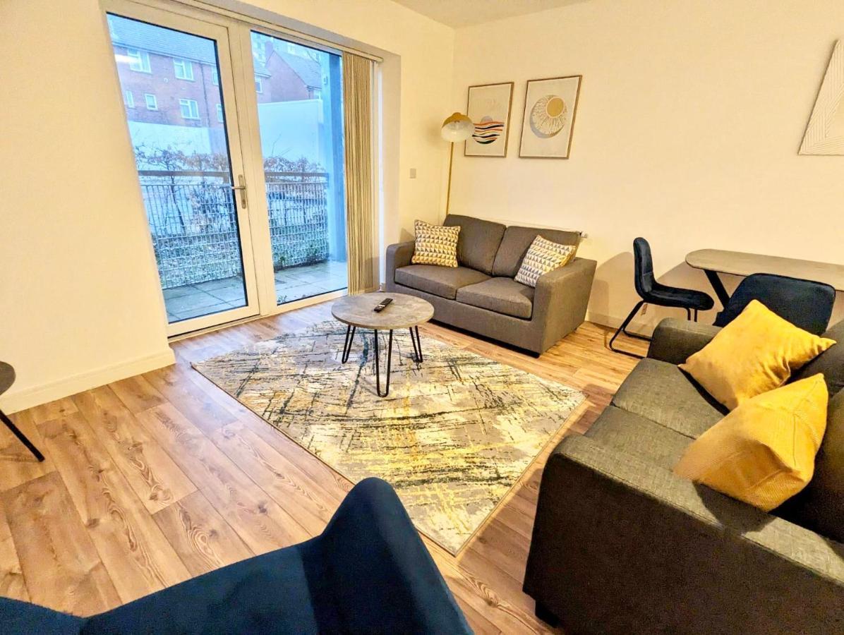 Spacious 2 Bed Ground Floor Apartment, Free Parking, Close To Historic Dockyard & Gunwharf Quays Portsmouth Exterior photo