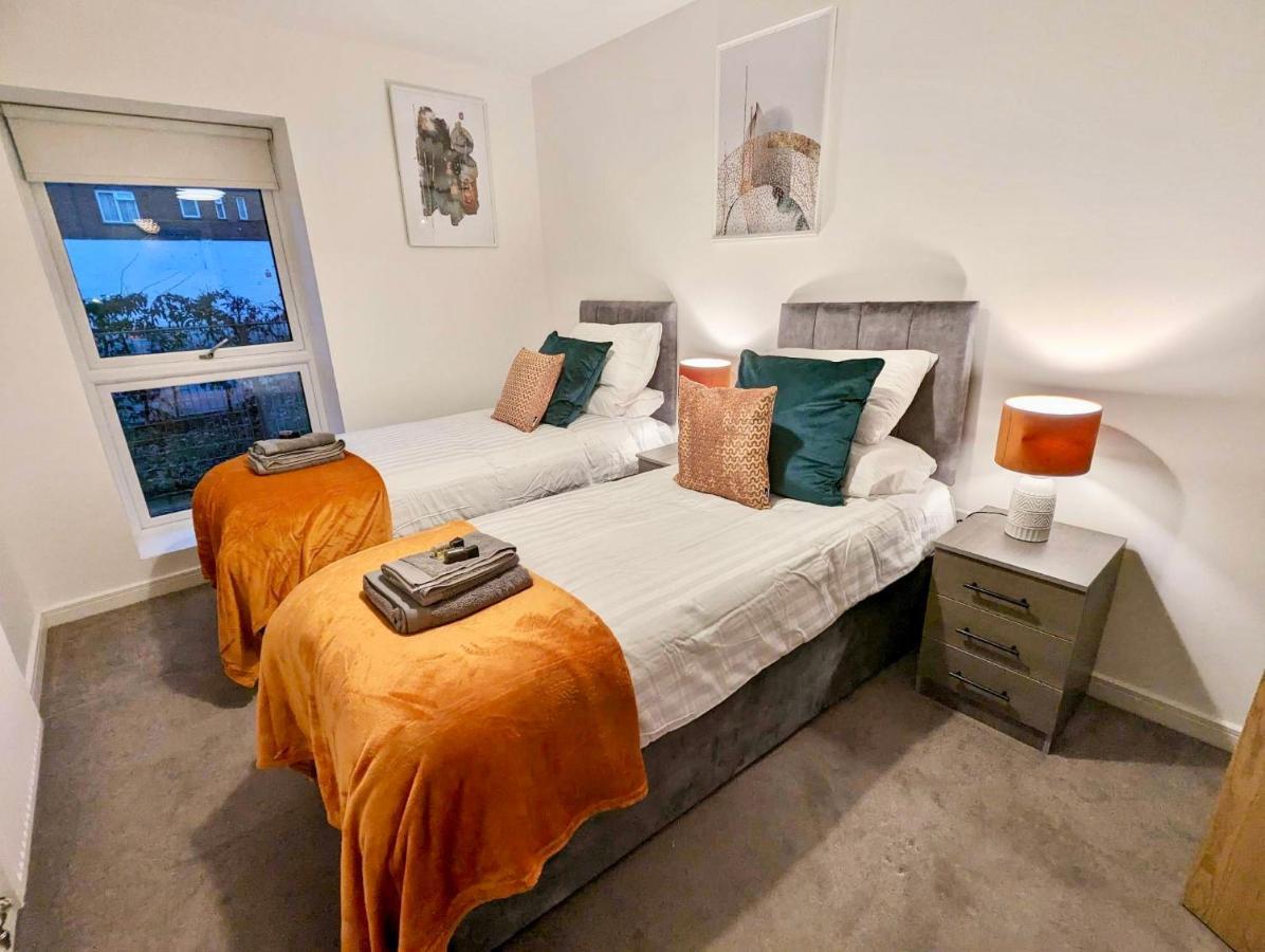 Spacious 2 Bed Ground Floor Apartment, Free Parking, Close To Historic Dockyard & Gunwharf Quays Portsmouth Exterior photo